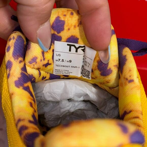 New to Posh C 🔆 |TYR Techknit RNR - 1 Running Shoe Yellow/Purple M 7.5 W 9 - Picture 5 of 5